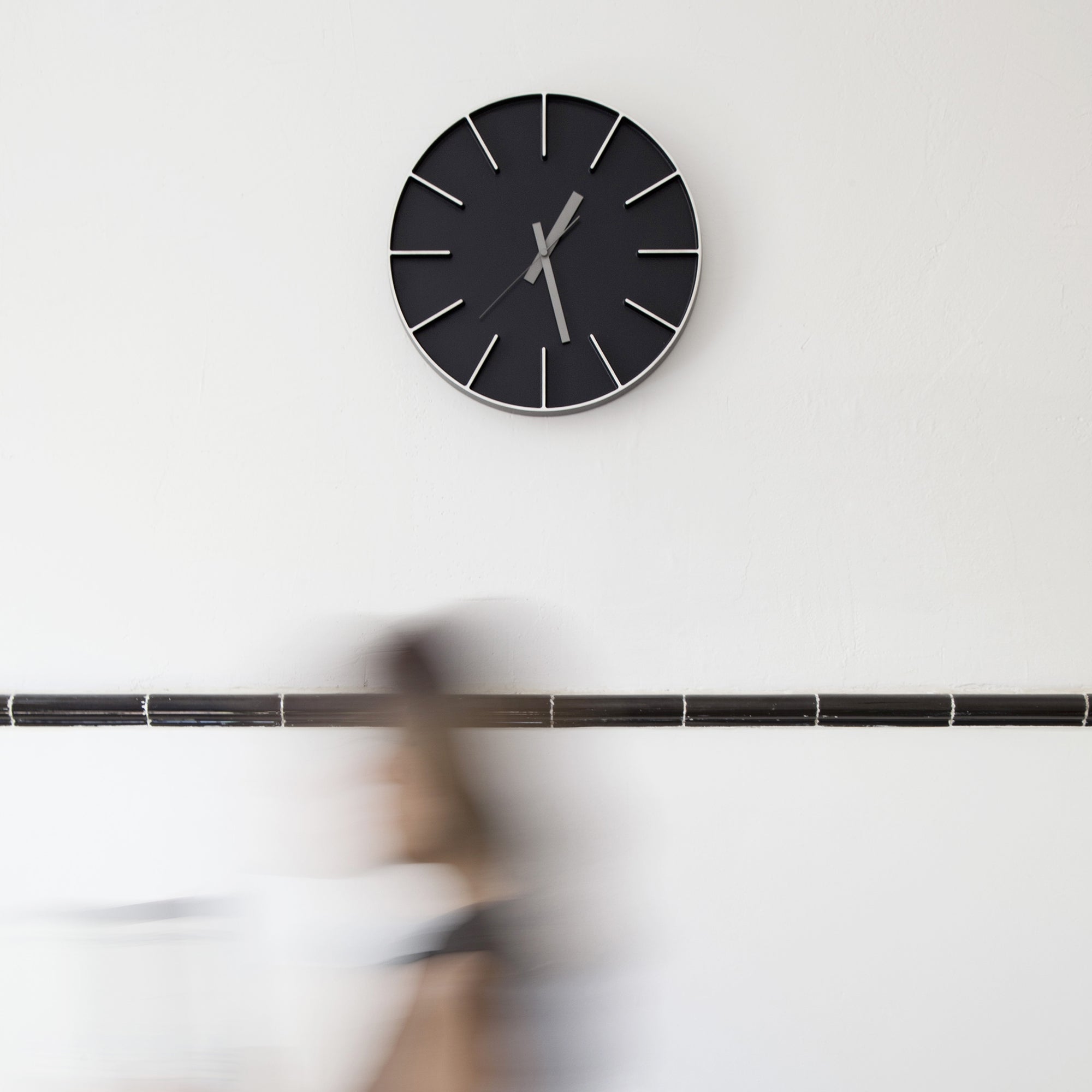 Edge Clock Aluminium groß