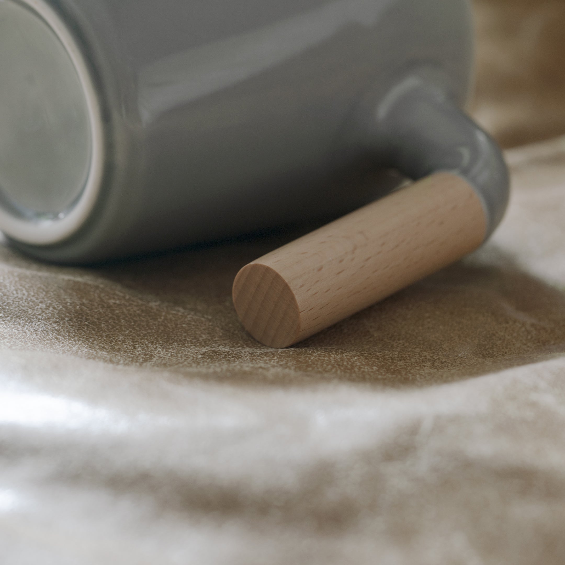 Mugr Cloud Beech -  (ceramic, beech wood)