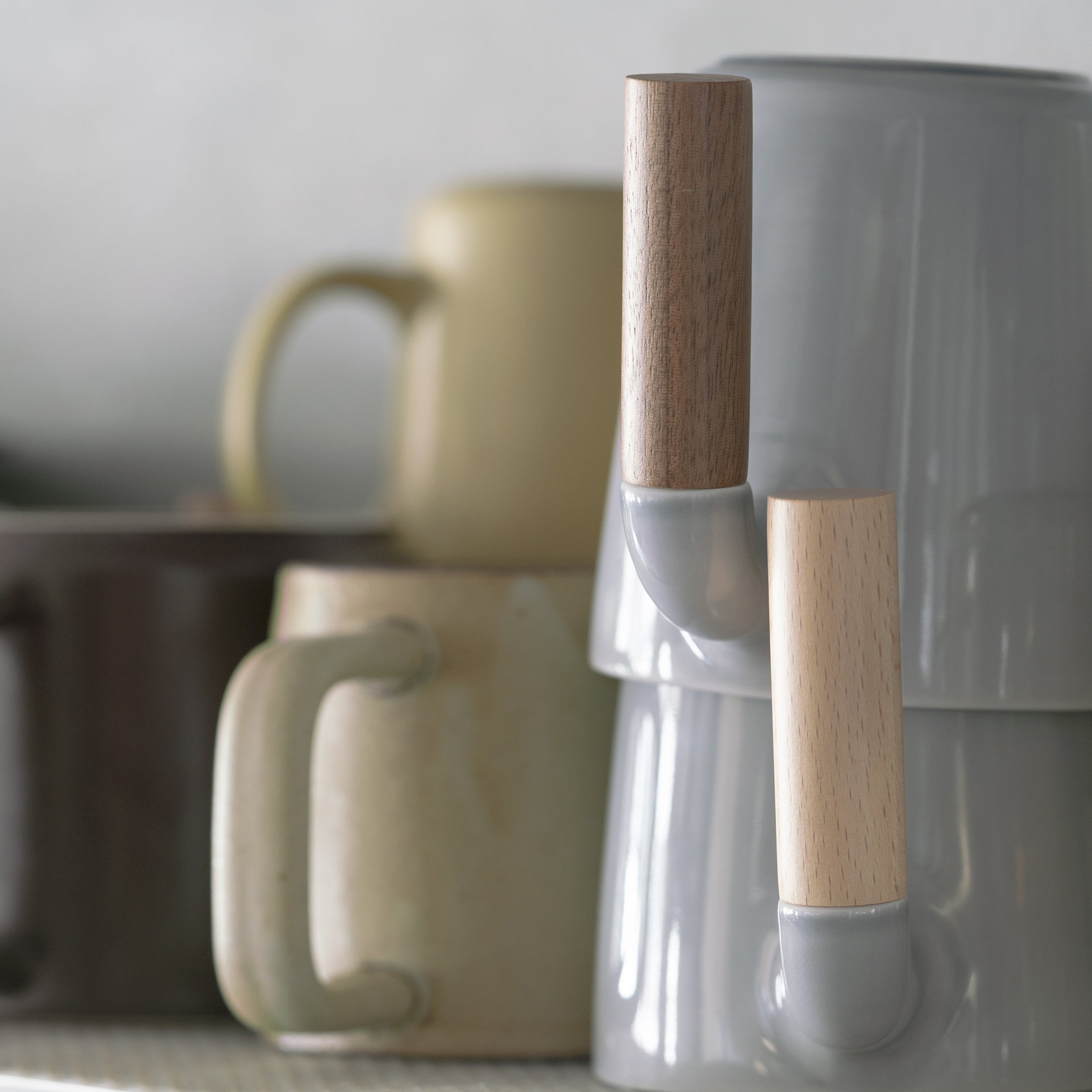 Mugr Cloud Walnut - (ceramic, walnut wood)