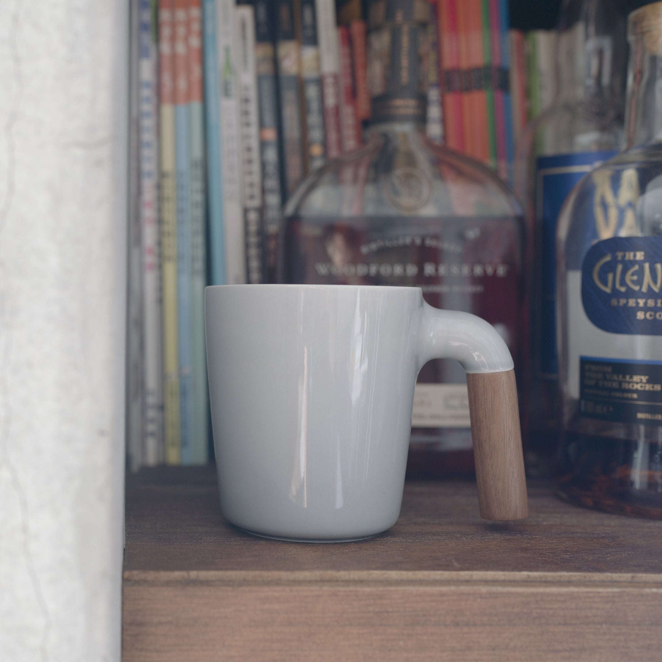 Mugr Cloud Walnut - (ceramic, walnut wood)