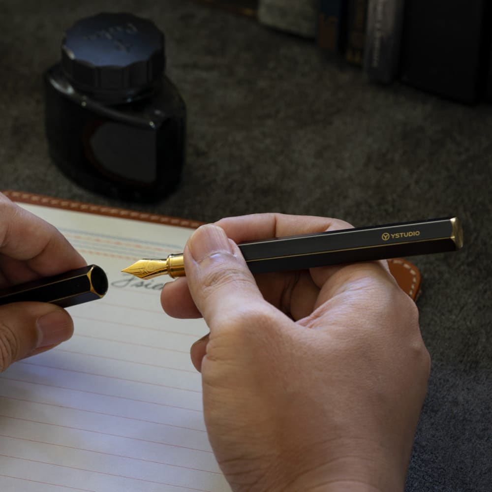 Classic Revolve-Fountain Pen (Black M) - Fountain Pen