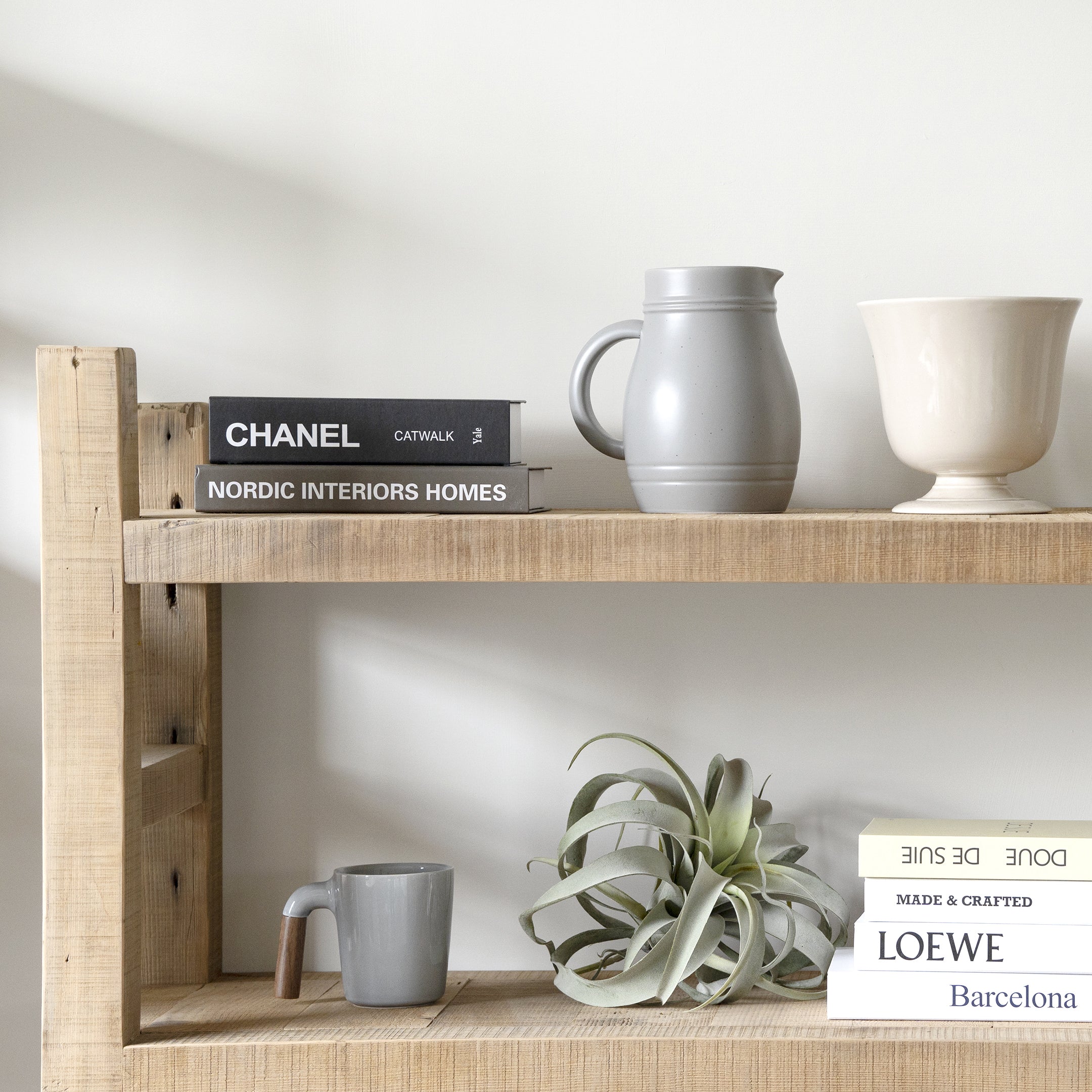 Mugr Cloud Walnut - (ceramic, walnut wood)