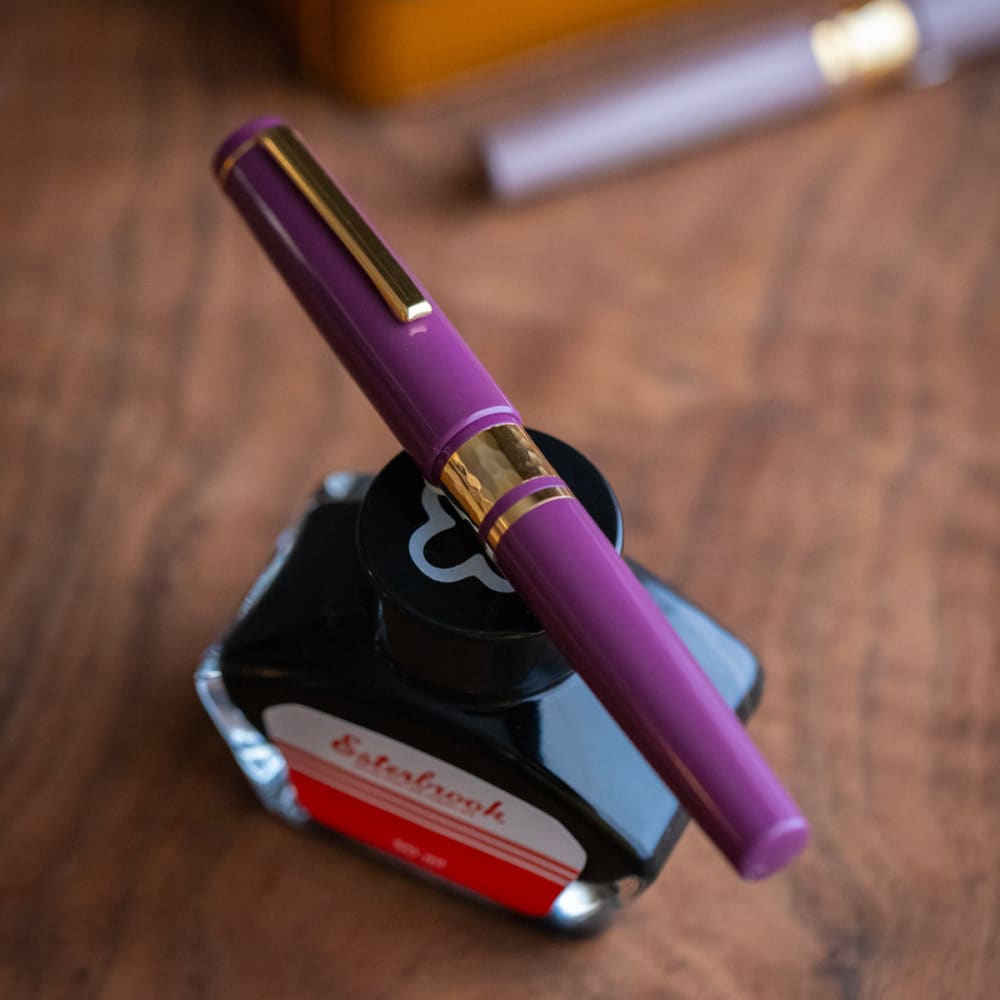 Model J Blackberry Ebonite with Gold trim - Fine - FOUTAIN