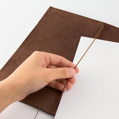 TRAVELER’S notebook cover Brown in Leather - TRAVELER’S