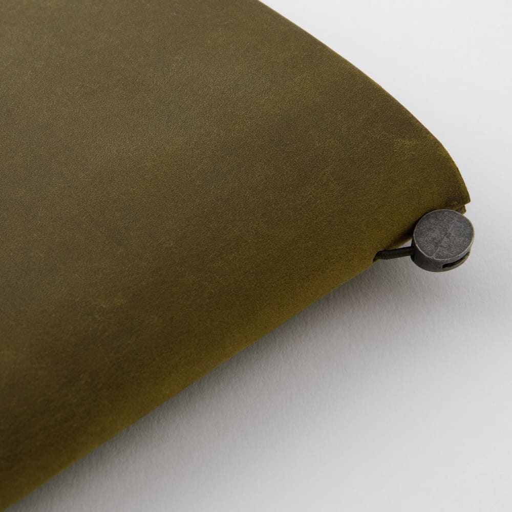 TRAVELER’S notebook cover Olive in Leather - TRAVELER’S