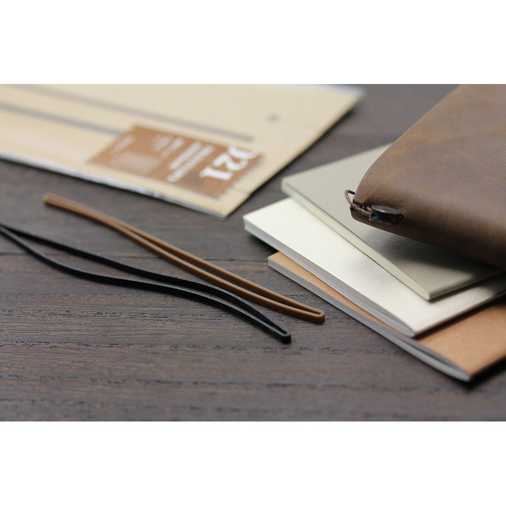 TRAVELER'S notebook Refill <Passport Size> Connecting Rubber Band 011 - The Outsiders 